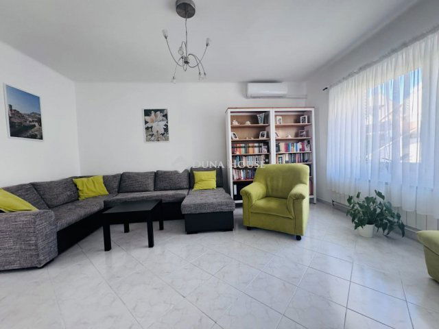 Eladó családi ház, Pécsett, Hegyalja utcában 154 M Ft, 5 szobás