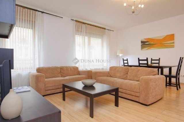 Eladó téglalakás, Budapesten, VI. kerületben 145 M Ft, 3 szobás