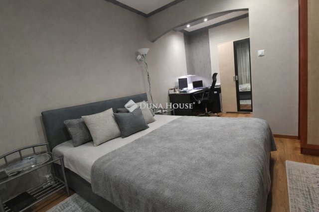 Eladó panellakás, Kiskunfélegyházán 41 M Ft, 3 szobás