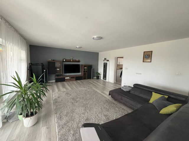 Eladó családi ház, Zalaegerszegen 99 M Ft, 5 szobás