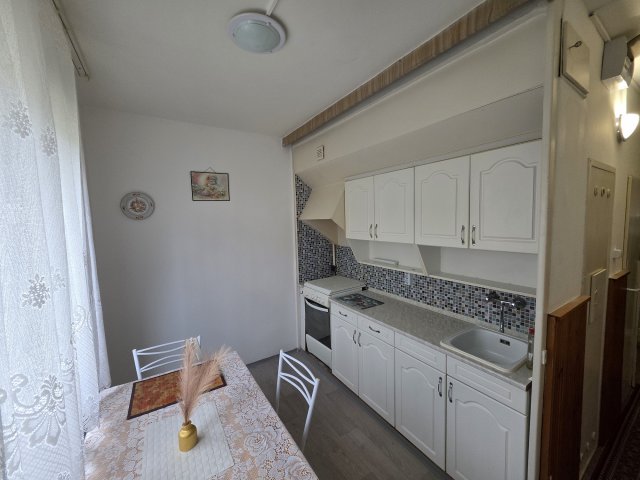 Eladó panellakás, Székesfehérvárott 47.99 M Ft, 1+1 szobás