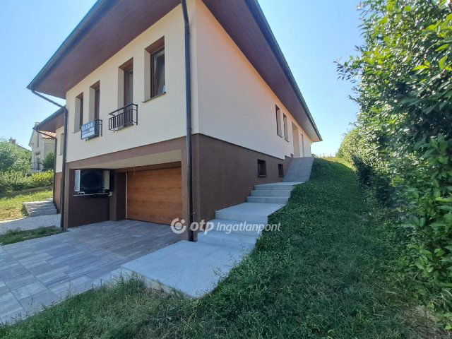 Eladó ikerház, Veszprémben 179 M Ft, 6 szobás