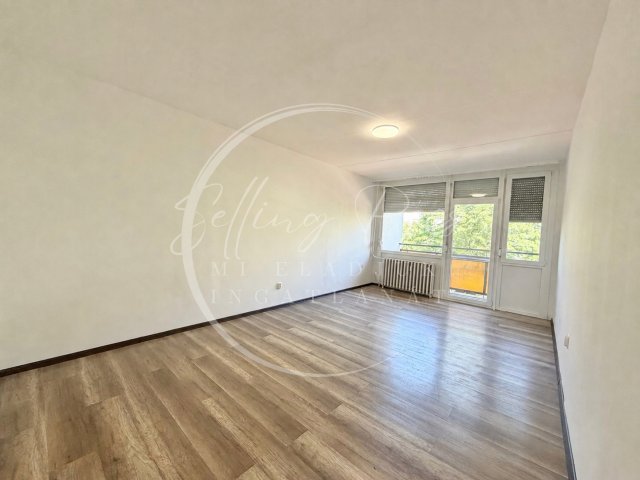 Eladó panellakás, Pécsett, Esztergályos János utcában 46.5 M Ft