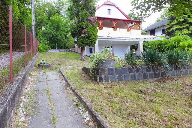 Eladó családi ház, Szadán 99.99 M Ft, 3+1 szobás