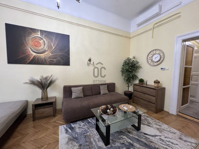 Kiadó téglalakás, albérlet, Budapesten, V. kerületben, 2 szobás