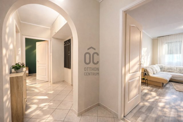 Eladó panellakás, Győrött, Lajta úton 57.8 M Ft, 3 szobás