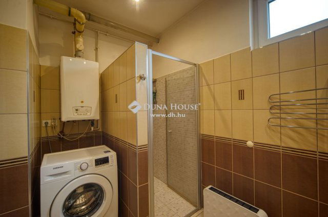 Eladó családi ház, Budapesten, XVIII. kerületben 140 M Ft