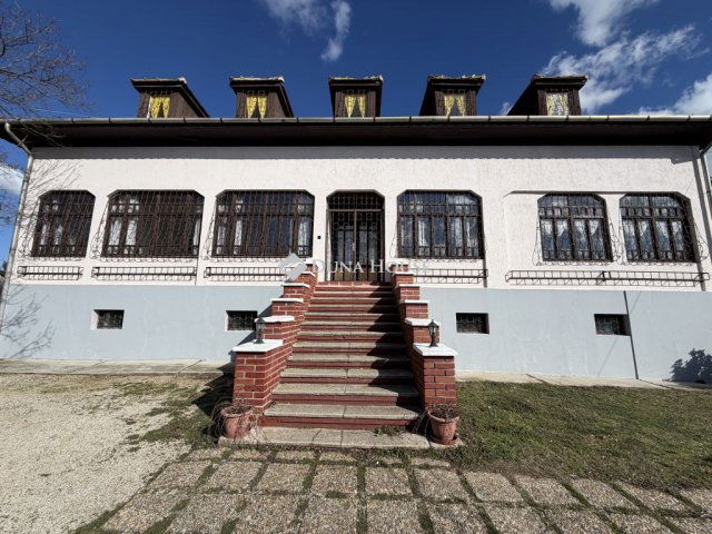 Eladó családi ház, Balatonalmádiban 289 M Ft, 1 szobás