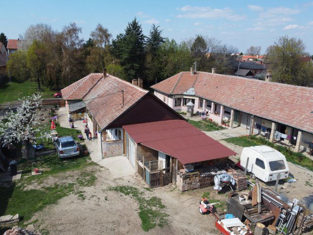Eladó családi ház, Dányon 39.8 M Ft, 4 szobás