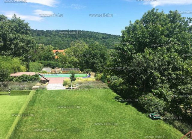 Eladó családi ház, Budapesten, III. kerületben 398 M Ft