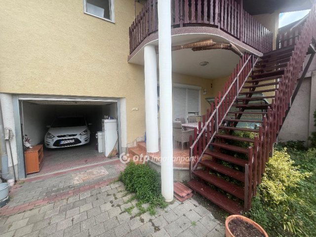Eladó családi ház, Szegeden 119 M Ft, 5+1 szobás