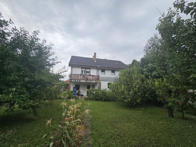 Eladó ikerház, Pécsett 98 M Ft, 8 szobás / költözzbe.hu