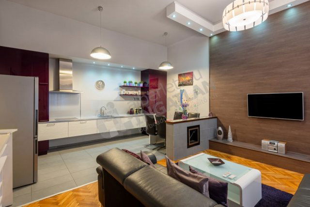 Kiadó téglalakás, albérlet, VI. kerületben, Király utcában