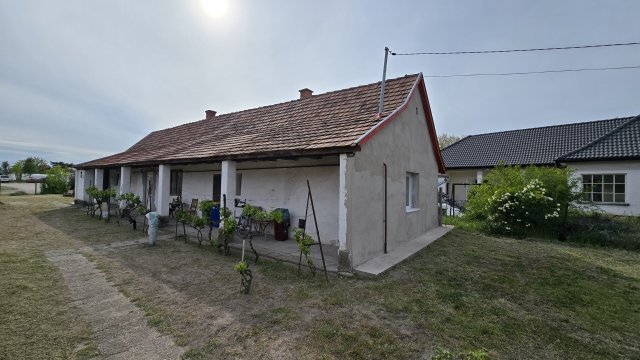Eladó családi ház, Dunavecsén, Alkotmány utcában 15 M Ft