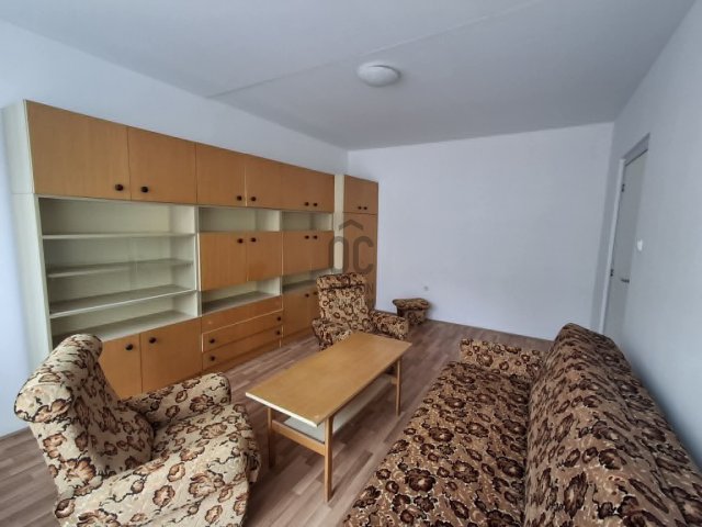 Kiadó panellakás, albérlet, Pécsett, Lahti utcában, 3 szobás