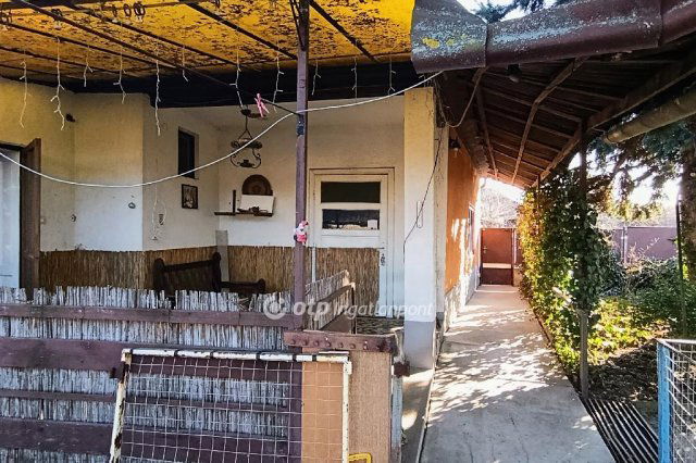 Eladó családi ház, Jászfényszarun 45 M Ft, 4 szobás