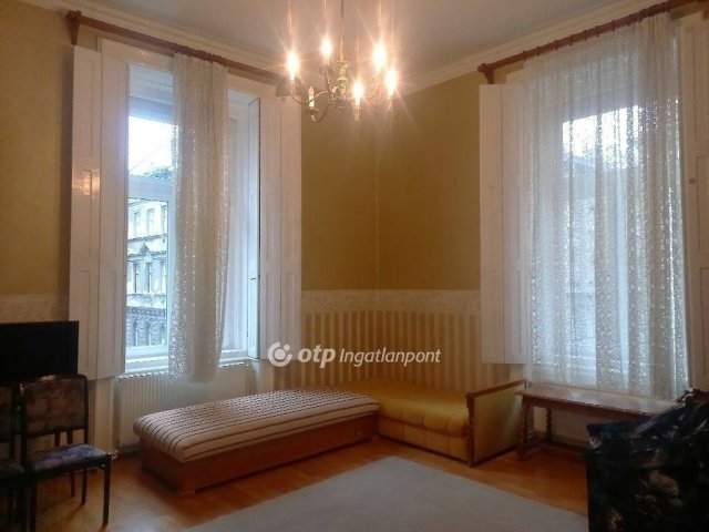 Eladó téglalakás, Budapesten, VI. kerületben 158 M Ft, 2 szobás