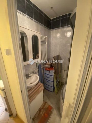 Eladó panellakás, Szegeden 49.9 M Ft, 2+1 szobás