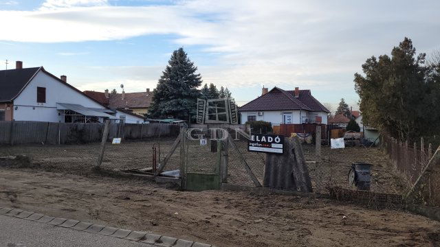 Eladó családi ház, Dunakeszin 260 M Ft, 5+1 szobás