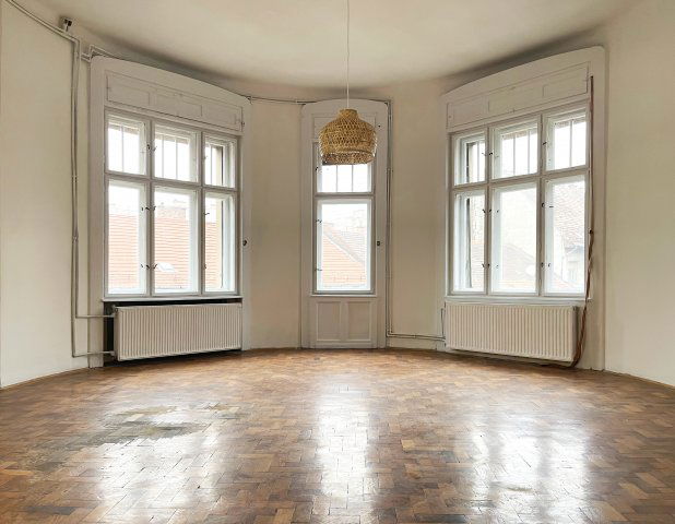 Eladó téglalakás, Budapesten, VII. kerületben, Cserhát utcában