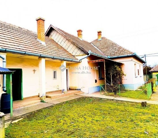 Eladó családi ház, Tápiószentmártonon 29.9 M Ft, 3 szobás