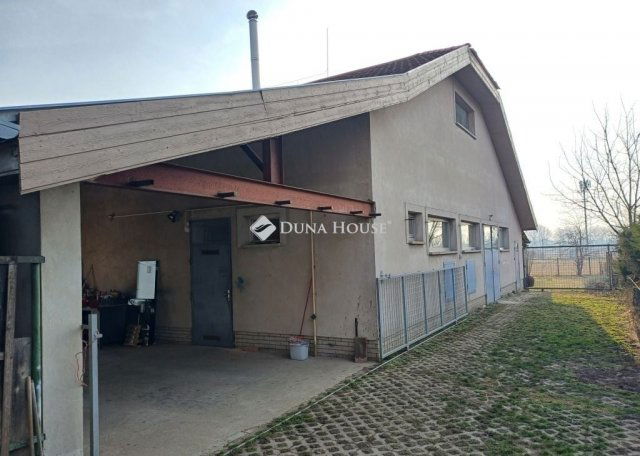 Eladó családi ház, Tárnokon 268 M Ft, 5 szobás