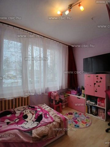 Eladó téglalakás, Dunakeszin 74.7 M Ft, 3 szobás