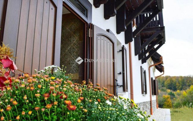 Eladó üzlethelyiség, Bakonybélben 420 M Ft, 12 szobás