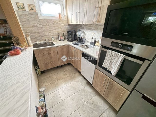 Eladó családi ház, Kistarcsán 131 M Ft, 5 szobás