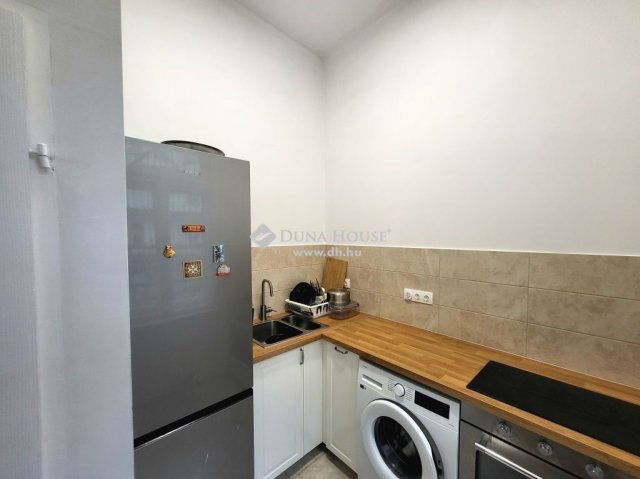 Eladó téglalakás, Budapesten, VII. kerületben 73 M Ft, 3 szobás