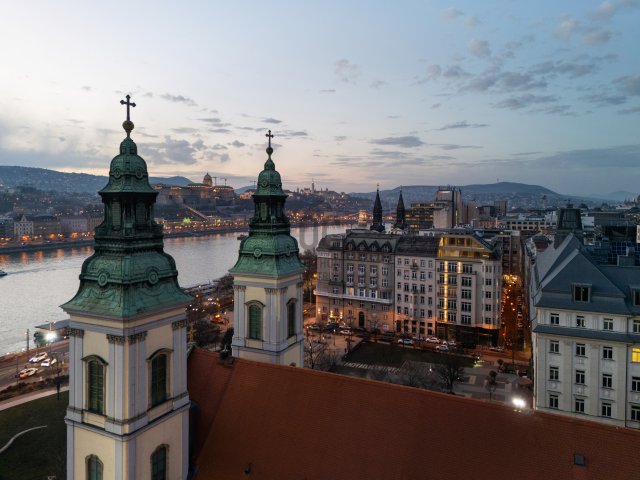 Eladó téglalakás, Budapesten, V. kerületben 988.2 M Ft, 3 szobás