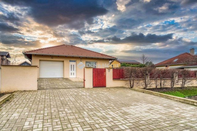 Eladó családi ház, Tárnokon 135 M Ft, 4 szobás