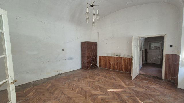 Eladó téglalakás, Sopronban 38.9 M Ft, 2 szobás