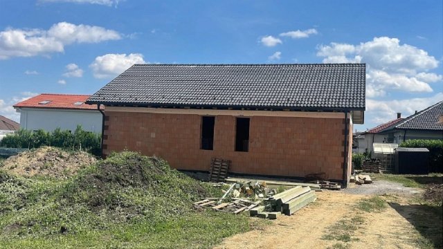 Eladó családi ház, Harkán 108 M Ft, 4 szobás