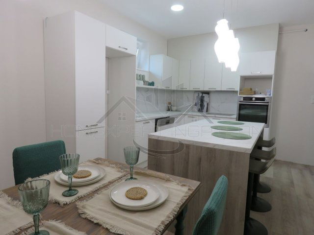 Eladó családi ház, Győrújbaráton 98.9 M Ft, 4 szobás