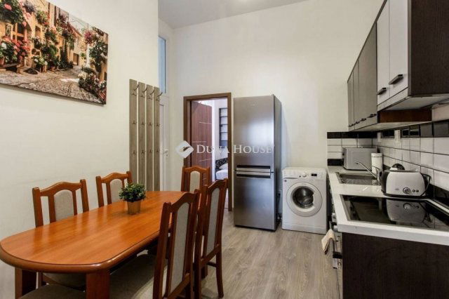 Eladó téglalakás, Budapesten, VI. kerületben 129.9 M Ft