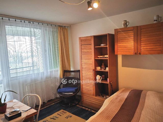 Eladó panellakás, Budapesten, III. kerületben 62.9 M Ft, 2 szobás