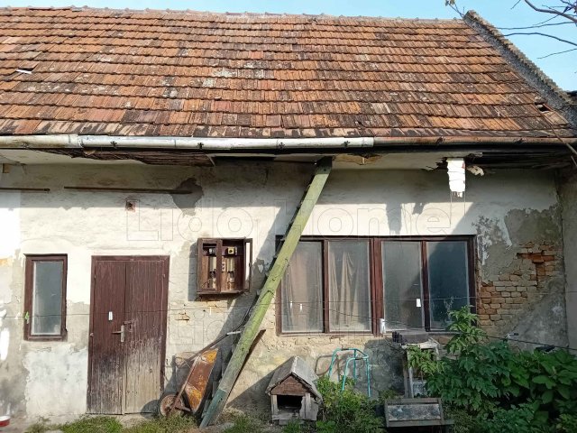 Eladó családi ház, Győrött 16.99 M Ft, 1 szobás