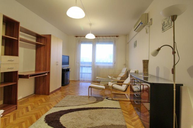 Kiadó panellakás, albérlet, Debrecenben 228 E Ft / hó, 3 szobás