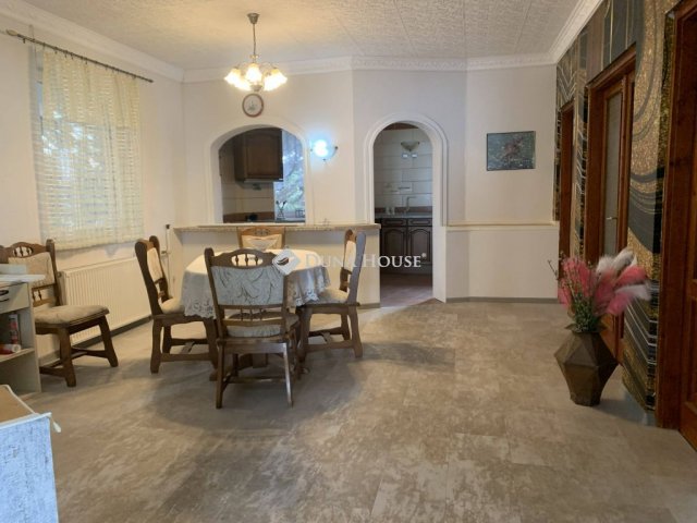 Eladó családi ház, Válon 149 M Ft, 3 szobás