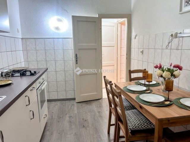 Eladó téglalakás, Budapesten, V. kerületben 84 M Ft, 2 szobás