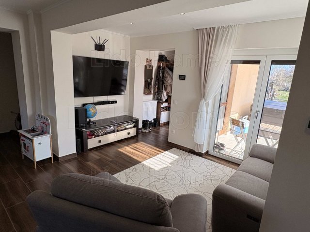 Eladó családi ház, Péren 99.9 M Ft, 3 szobás