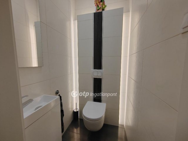 Eladó téglalakás, Budapesten, III. kerületben 164.9 M Ft