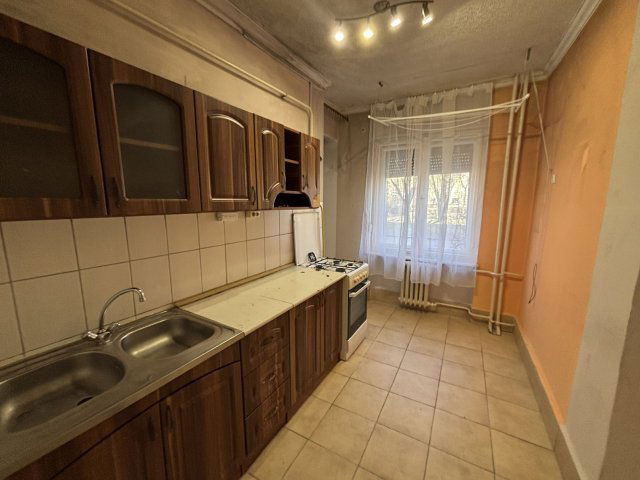 Eladó téglalakás, Tiszaújvárosban, Munkácsy Mihály úton