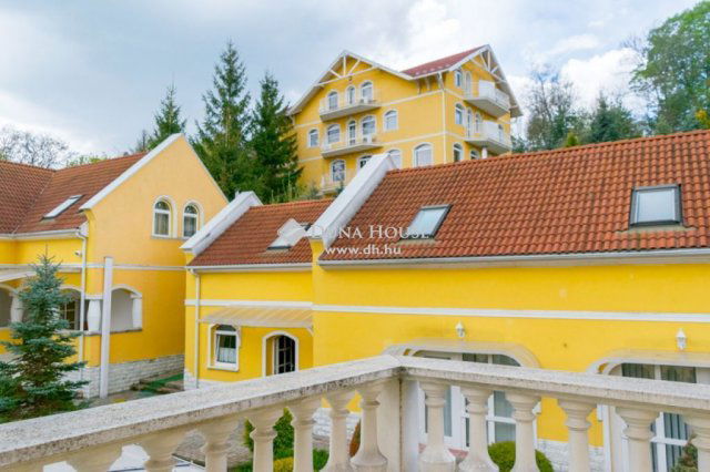 Eladó hotel, Dédestapolcsányban 125 M Ft, 2 szobás