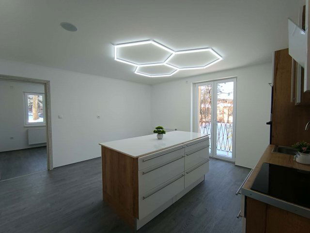 Eladó téglalakás, Komlón 38.99 M Ft, 3 szobás