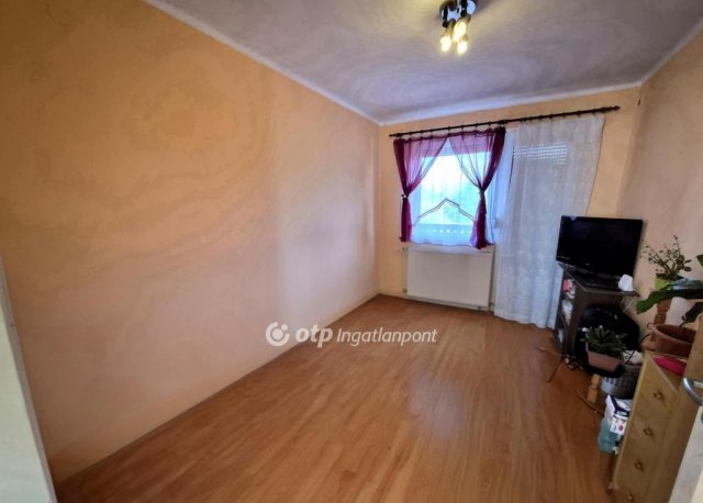 Eladó családi ház, Pusztaszabolcson 66 M Ft, 3 szobás
