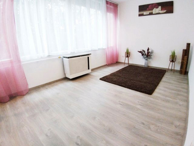 Eladó téglalakás, Budapesten, XIV. kerületben, Emília utcában