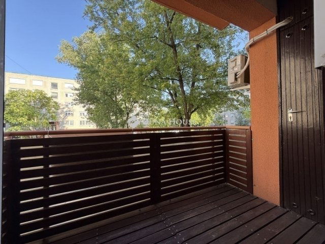 Eladó panellakás, Kecskeméten 45.9 M Ft, 3 szobás