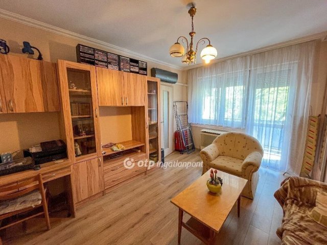 Eladó téglalakás, Debrecenben 55 M Ft, 2 szobás
